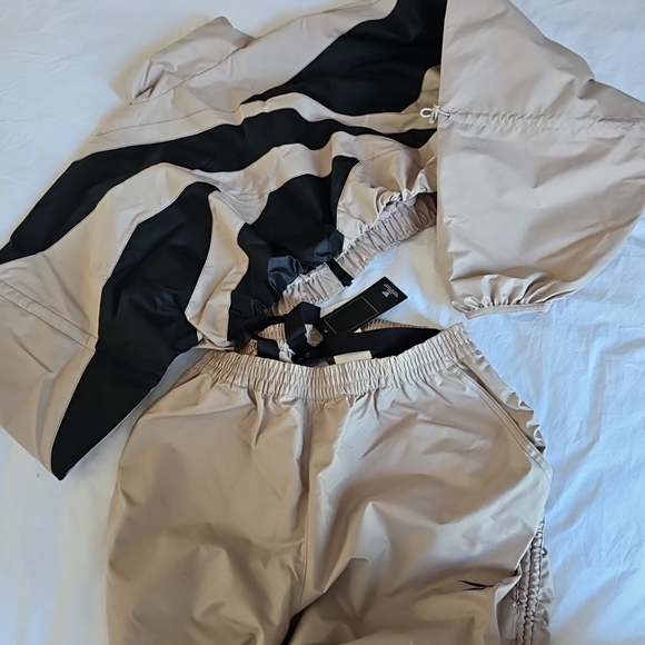 Reebok×Cardi B 2 Pice Jogger Set Size M - Picture 11 of 15